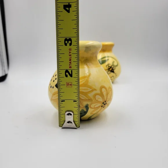 Vintage Hand Painted Bee & Flowers Salt and Pepper Shakers - Picture 4 of 4